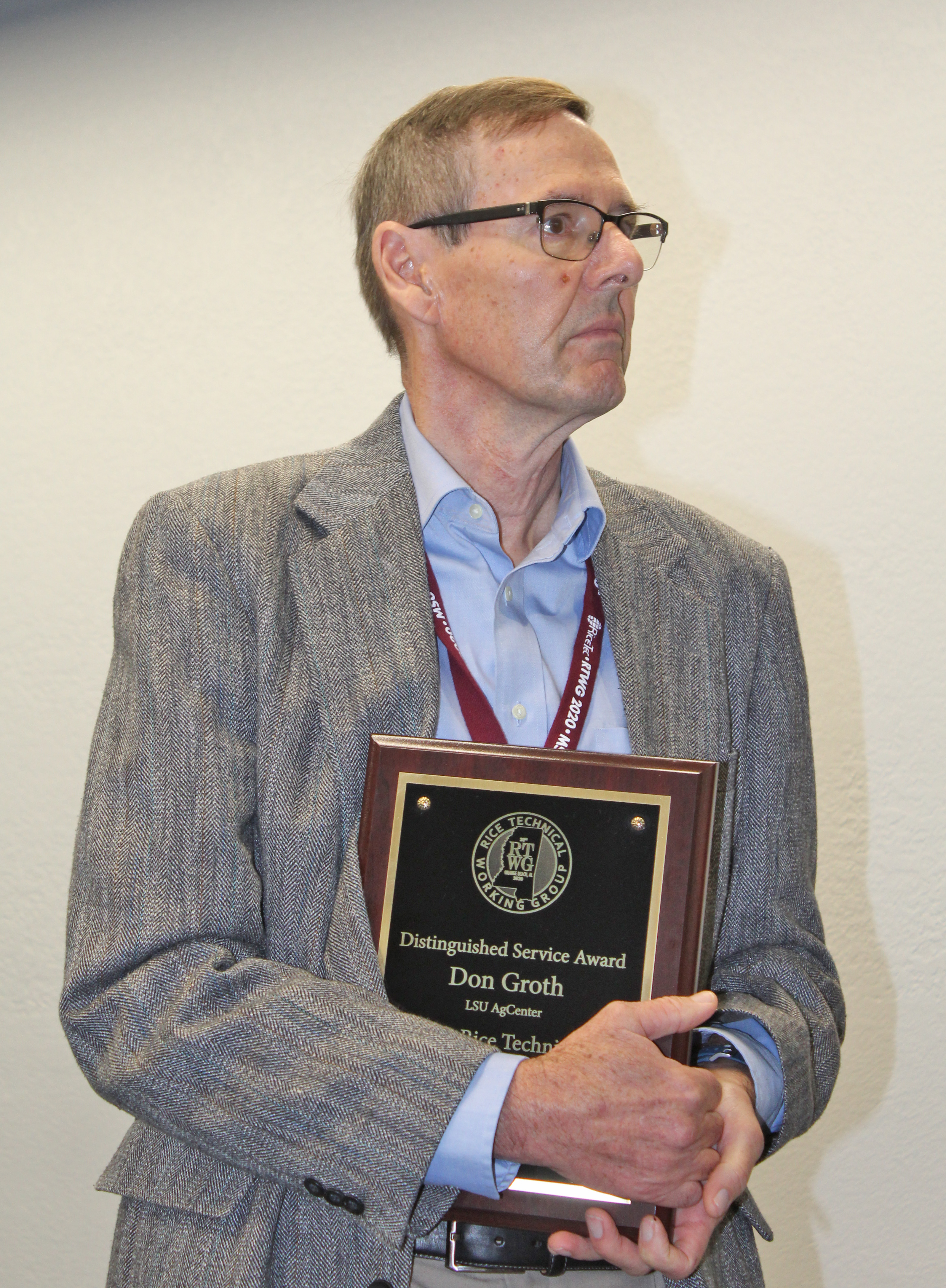 AgCenter researcher receives distinguished service award 